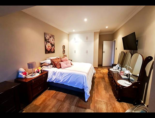 3 BEDROOM TOWNHOUSE FOR SALE IN THREE RIVERS